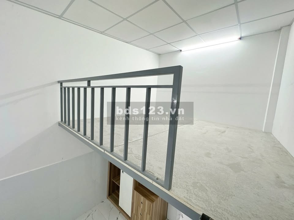 Phòng trệt nội thất cơ bản tại 330 Mã Lò, giá 3.2 triệu