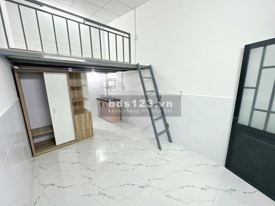 Phòng trệt nội thất cơ bản tại 330 Mã Lò, giá 3.2 triệu