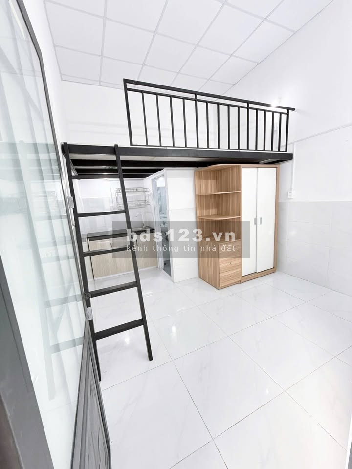 Phòng trệt nội thất cơ bản tại 330 Mã Lò, giá 3.2 triệu