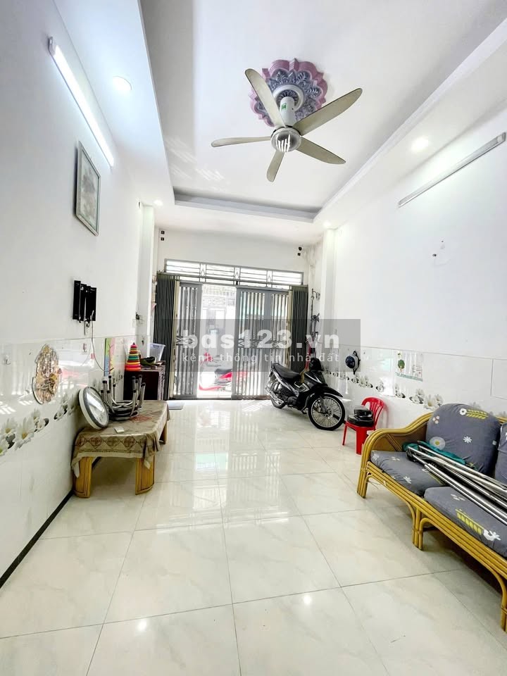 Cho thuê nhà 1 lầu hẻm ô tô Tân Thới Nhất, Q12 - 7.5 triệu/tháng