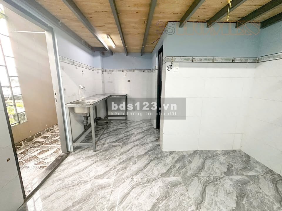 Cho thuê Duplex ban công tại 184 Lê Đình Cẩn, Bình Tân