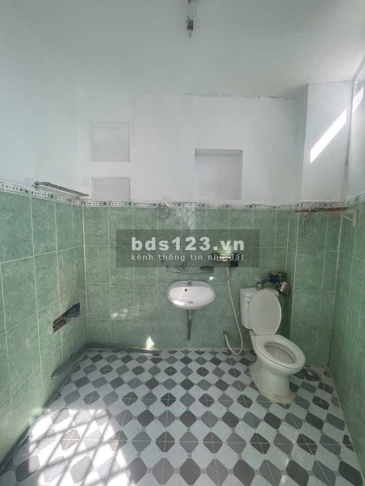 Cho thuê phòng 40m2 có ban công tại 803 Huỳnh Tấn Phát