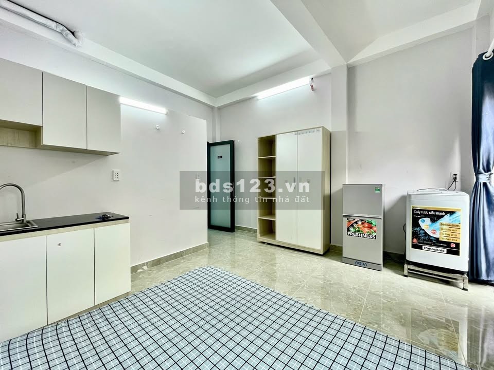 Cho thuê phòng tại Dương Quảng Hàm, P5 Gò Vấp, có ban công