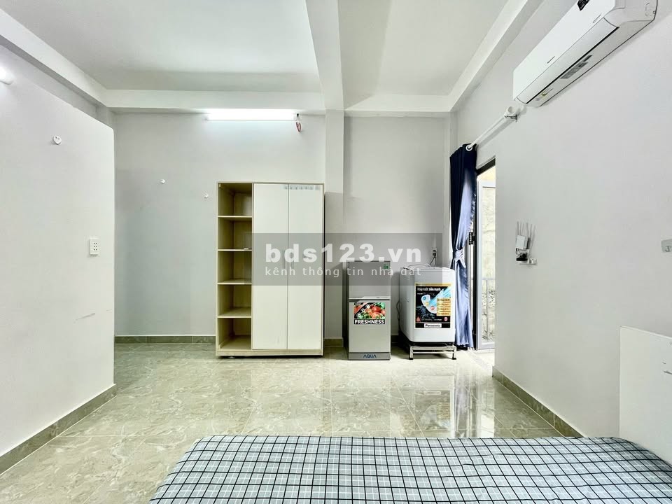 Cho thuê phòng tại Dương Quảng Hàm, P5 Gò Vấp, có ban công