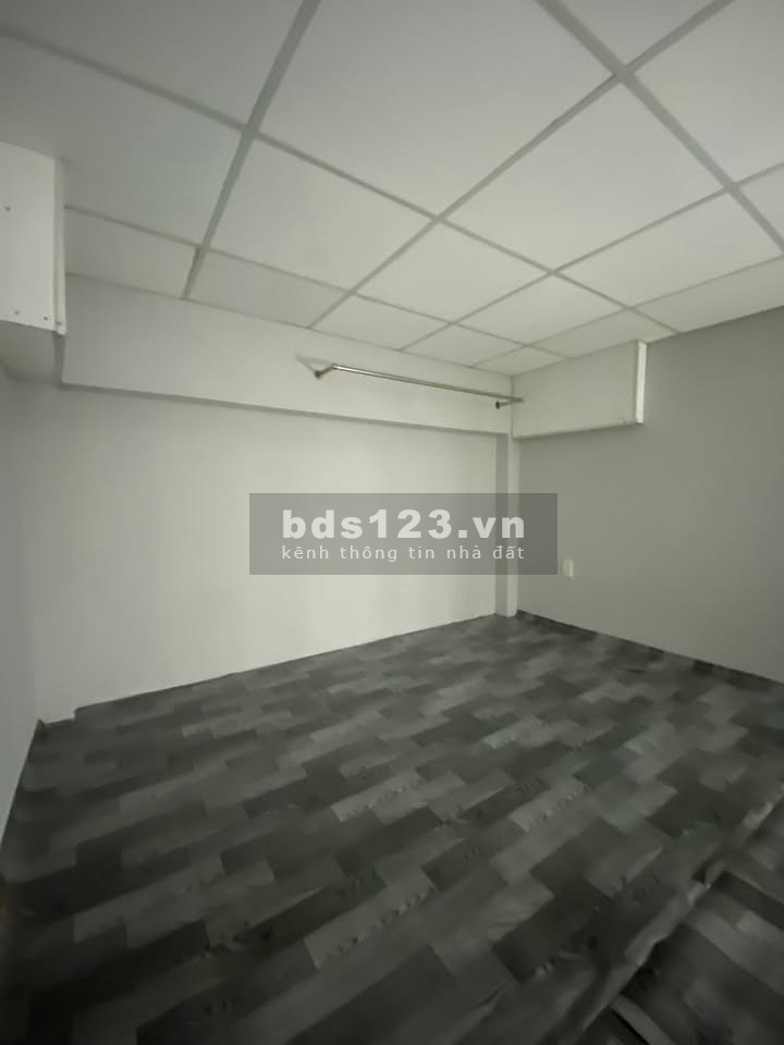 Cho thuê phòng có ban công, máy lạnh tại Bà Điểm, Quận 12