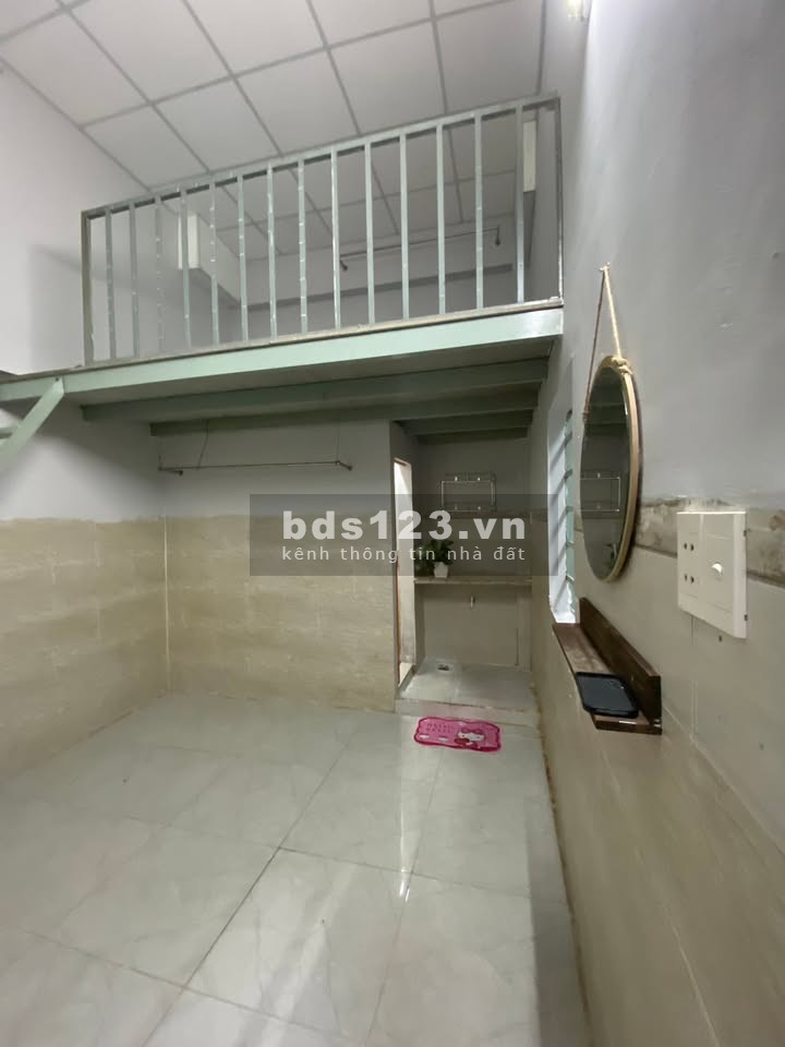 Cho thuê phòng có ban công, máy lạnh tại Bà Điểm, Quận 12