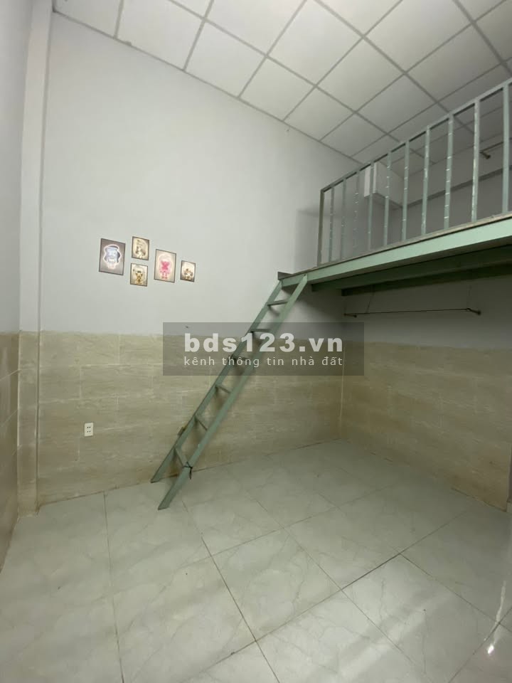 Cho thuê phòng có ban công, máy lạnh tại Bà Điểm, Quận 12