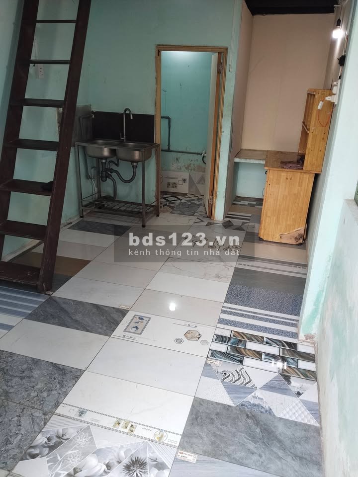 Cho thuê Ki ốt mặt tiền hẻm, có gác, toilet riêng tại Bình Tân