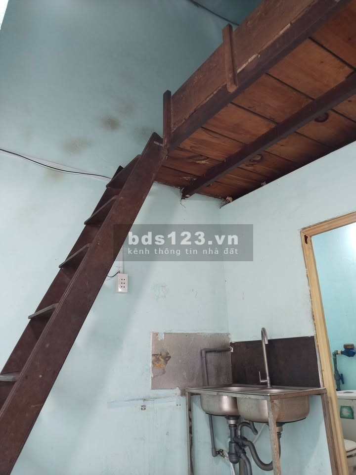 Cho thuê Ki ốt mặt tiền hẻm, có gác, toilet riêng tại Bình Tân