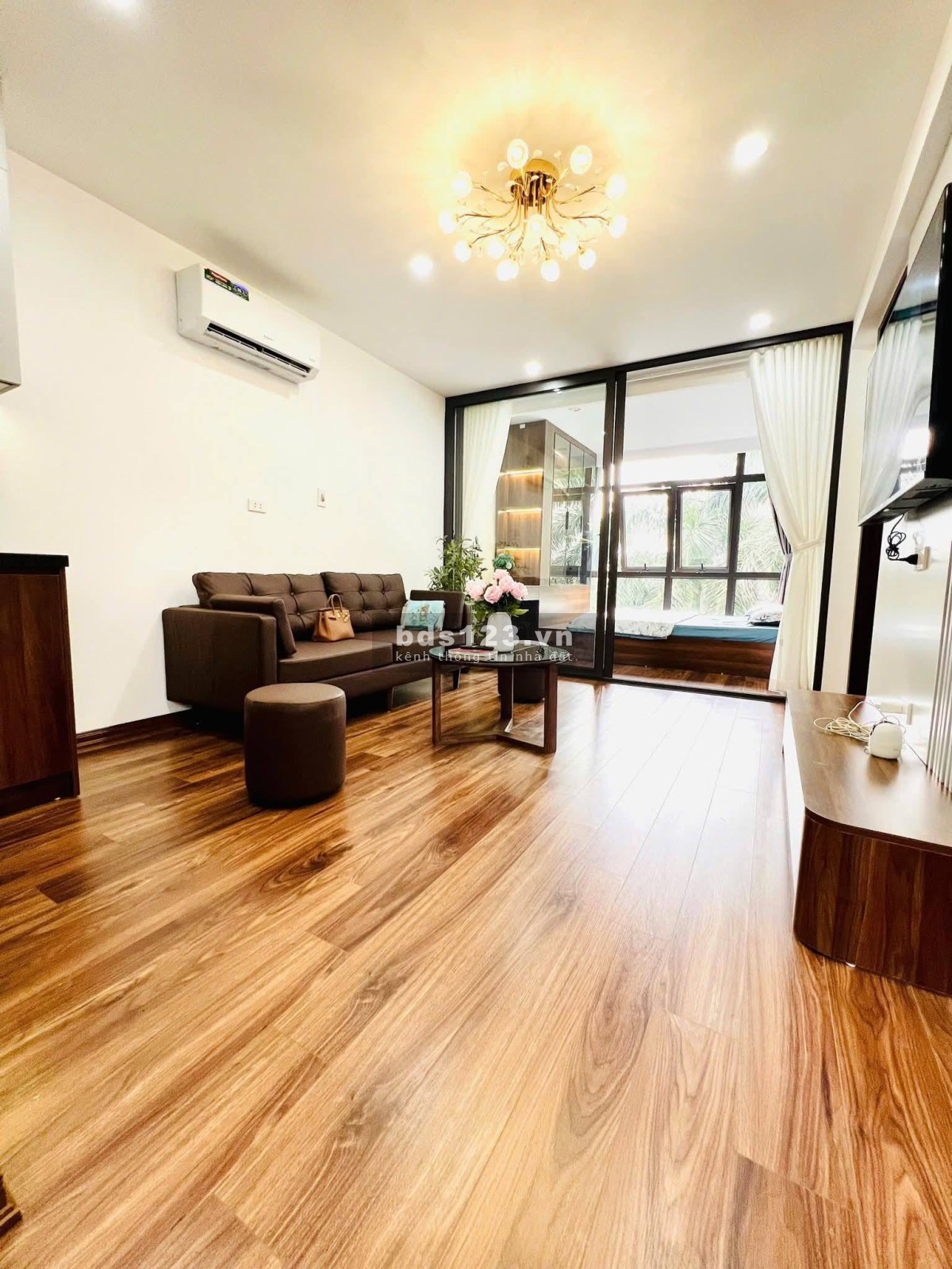 Bán Nhà Huỳnh Thúc Kháng, Đống Đa 80m, giá 4.98 tỷ.