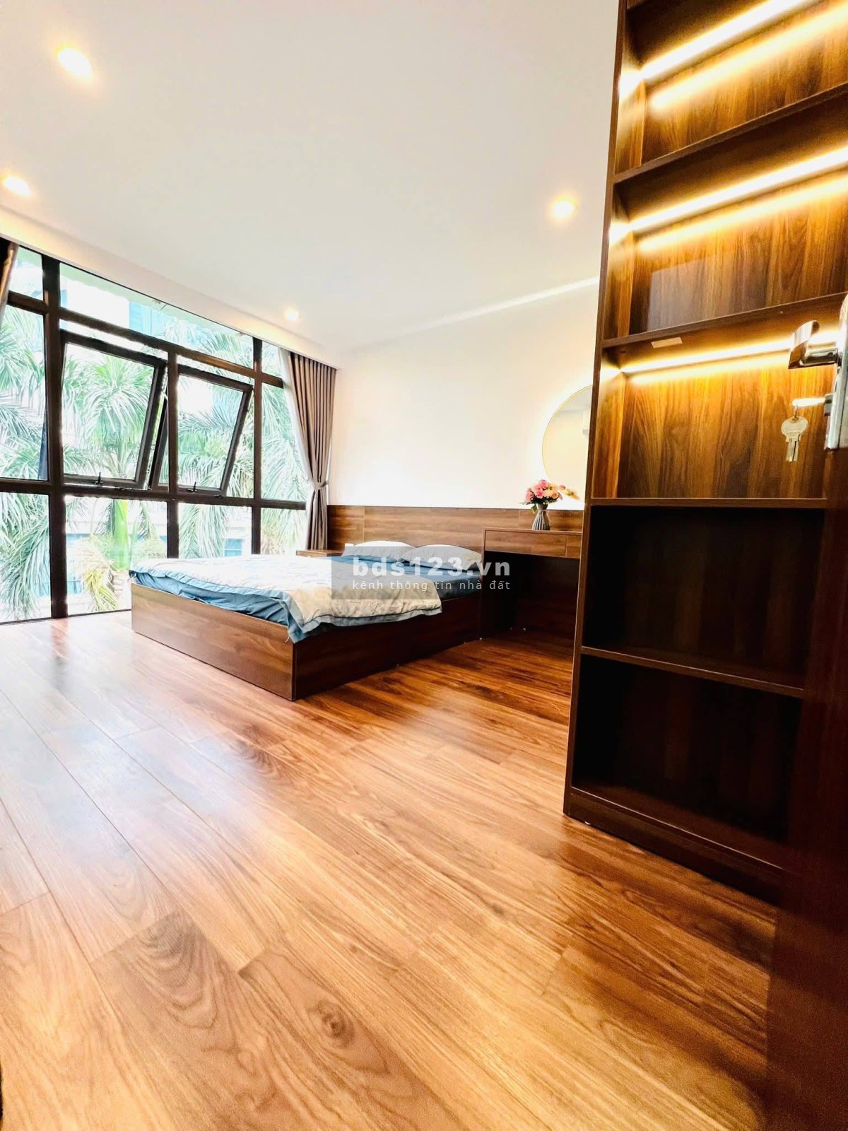 Bán Nhà Huỳnh Thúc Kháng, Đống Đa 80m, giá 4.98 tỷ.