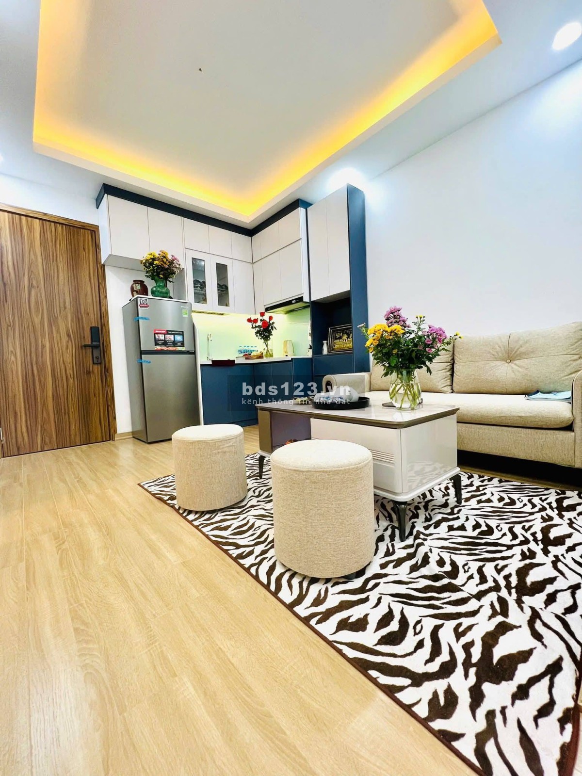 Nhà Đẹp Ở Luôn Hoàng Quốc Việt, Cầu Giấy 65m, giá 3.98 tỷ.