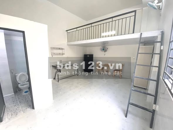 Cho thuê phòng trọ Quận 12: Gác cao, ban công, full nội thất,…