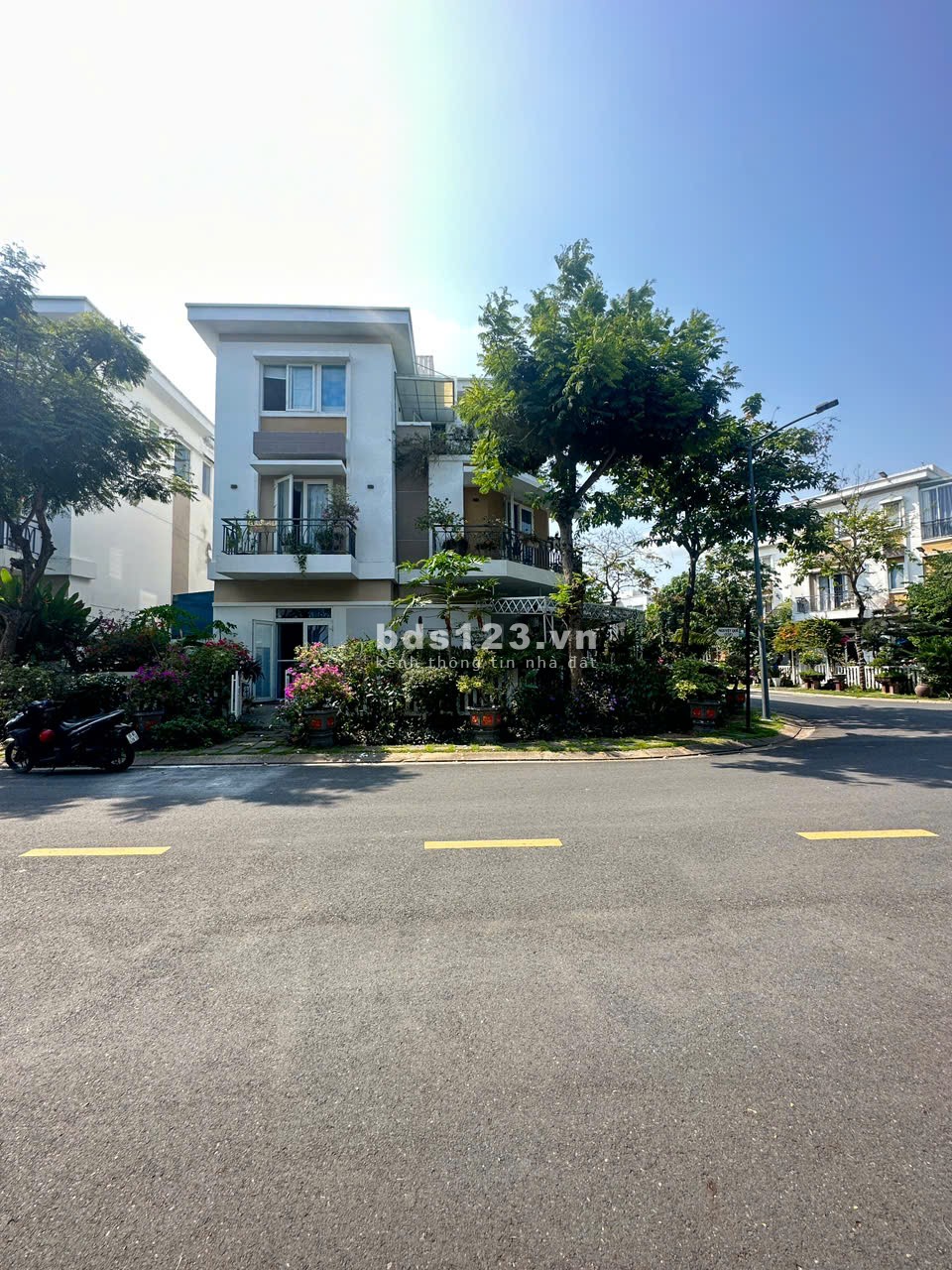 BÁN NHÀ 2 MẶT TIỀN VIEW CÔNG VIÊN - HỒ BƠI DỰ ÁN LOVERA PARK KHANG ĐIỀN BÌNH CHÁNH (VIEW ĐẸP)