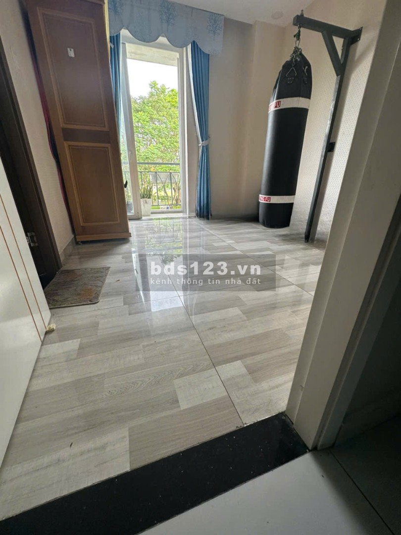 Bán nhà Biệt Thự 2 Mặt Tiền căn góc, View Công Viên Hồ…