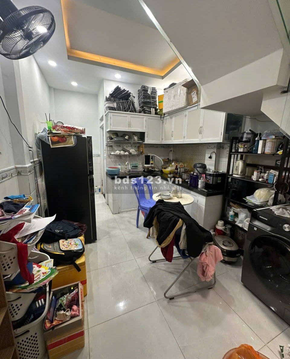 Nhà mới hẻm ô tô thông, gần UB Quận Tân Phú, 3.95 tỷ