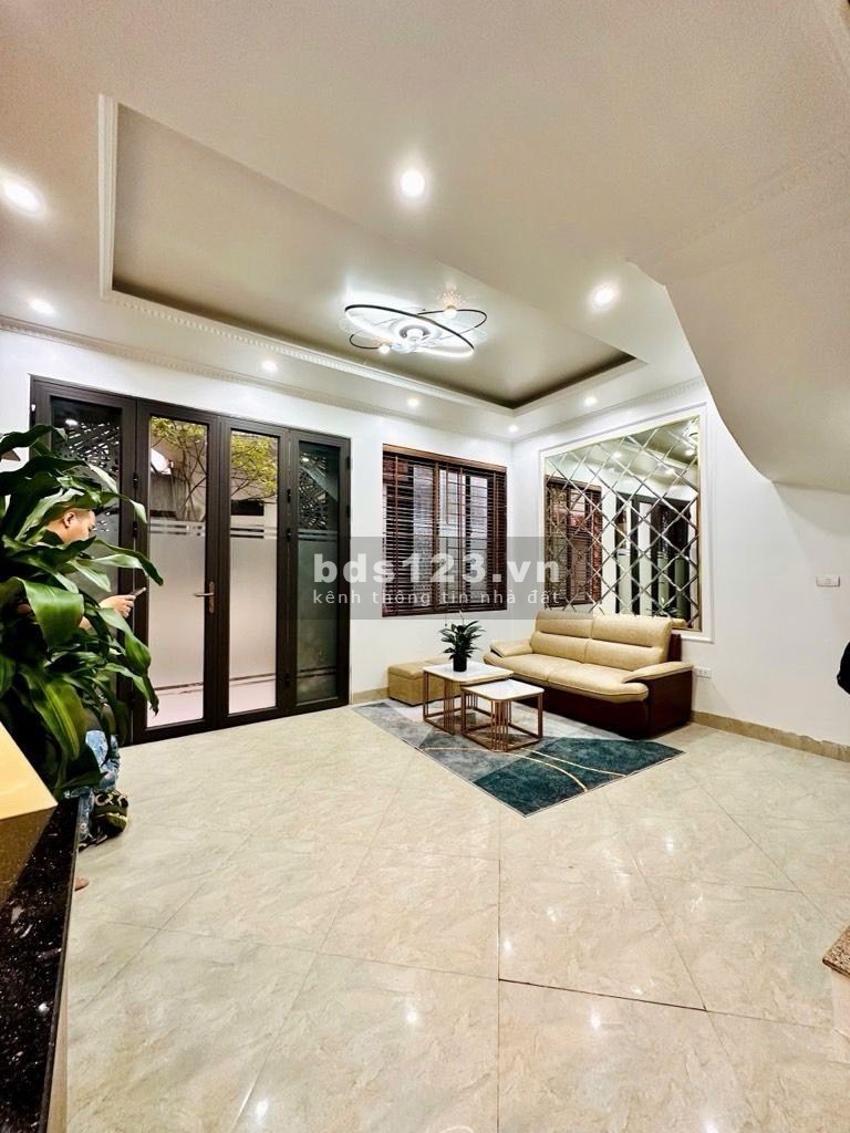 Nhà Đẹp Định Công Thượng – 31m² x 5 Tầng – Mặt Tiền 5m…