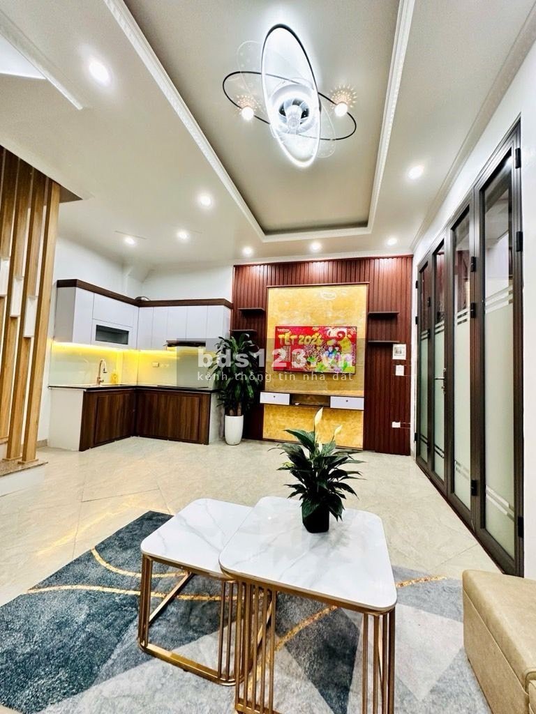 Nhà Đẹp Định Công Thượng – 31m² x 5 Tầng – Mặt Tiền 5m…