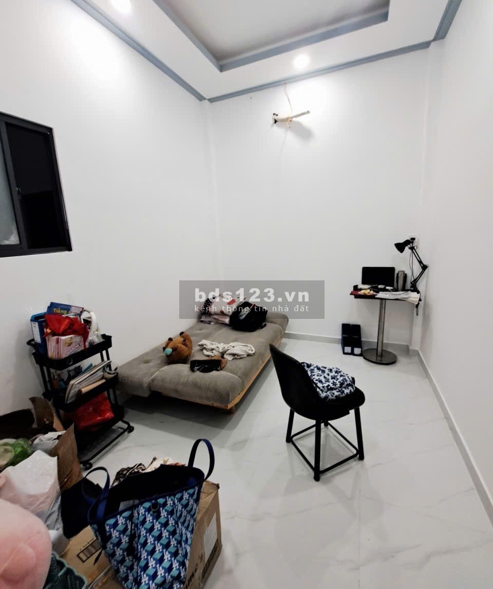 Nhà mới hẻm ô tô thông, gần UB Quận Tân Phú, 3.95 tỷ