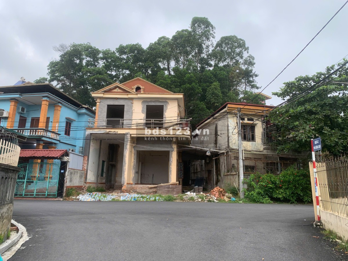  BÁN ĐẤT TẶNG NHÀ – LÔ GÓC ĐẸP, 2 Ô TÔ TRÁNH NHAU