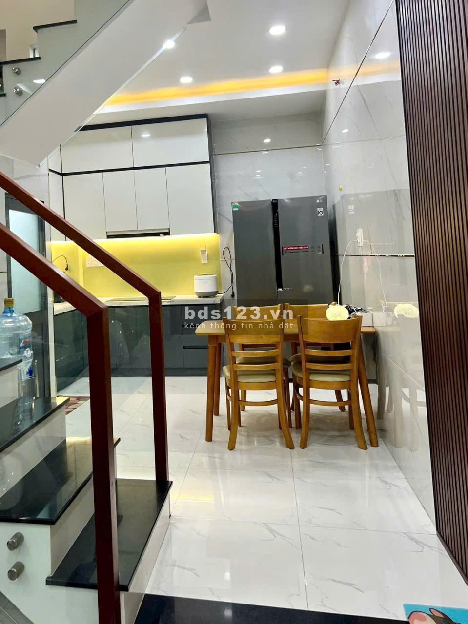 Nhà 3 tầng, ô tô đậu cửa, cạnh ACB bank Phan Huy Ích, 4.95 tỷ