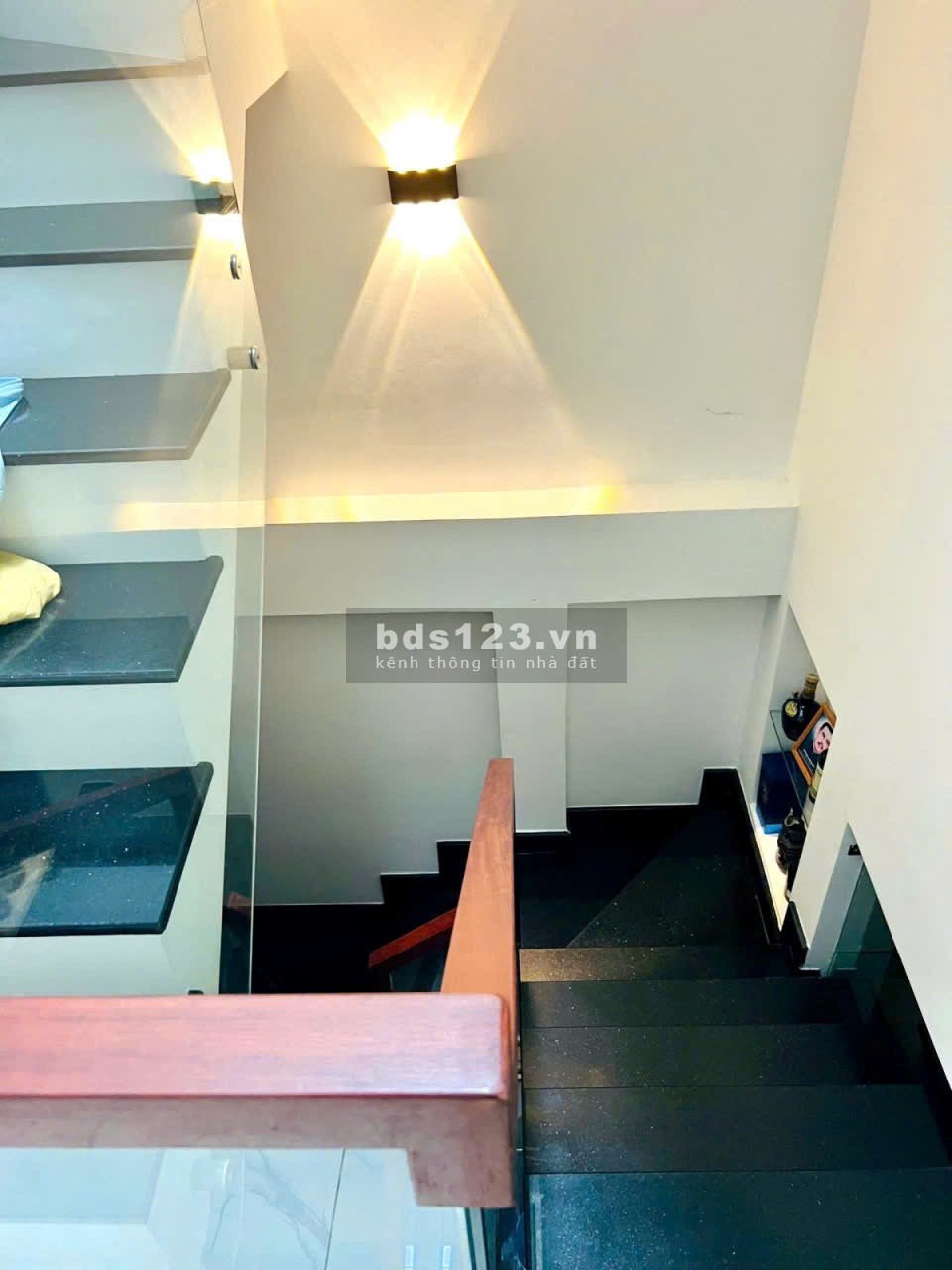 Nhà 3 tầng, ô tô đậu cửa, cạnh ACB bank Phan Huy Ích, 4.95 tỷ