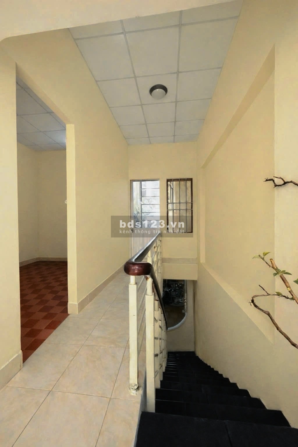 Bán nhà lầu đường nhựa Xuân An Phan Thiết cũ