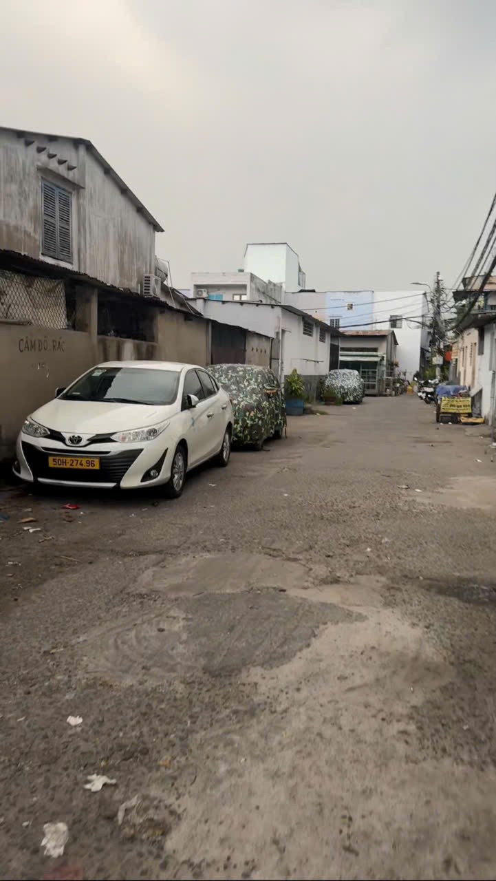 Bán nhà 4PN, diện tích lớn nở hậu (7x11) Bình Đông P.Phú…