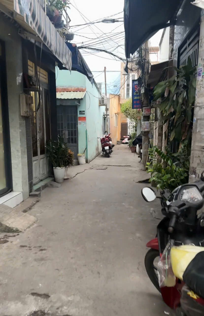 Bán nhà 4PN, diện tích lớn nở hậu (7x11) Bình Đông P.Phú…