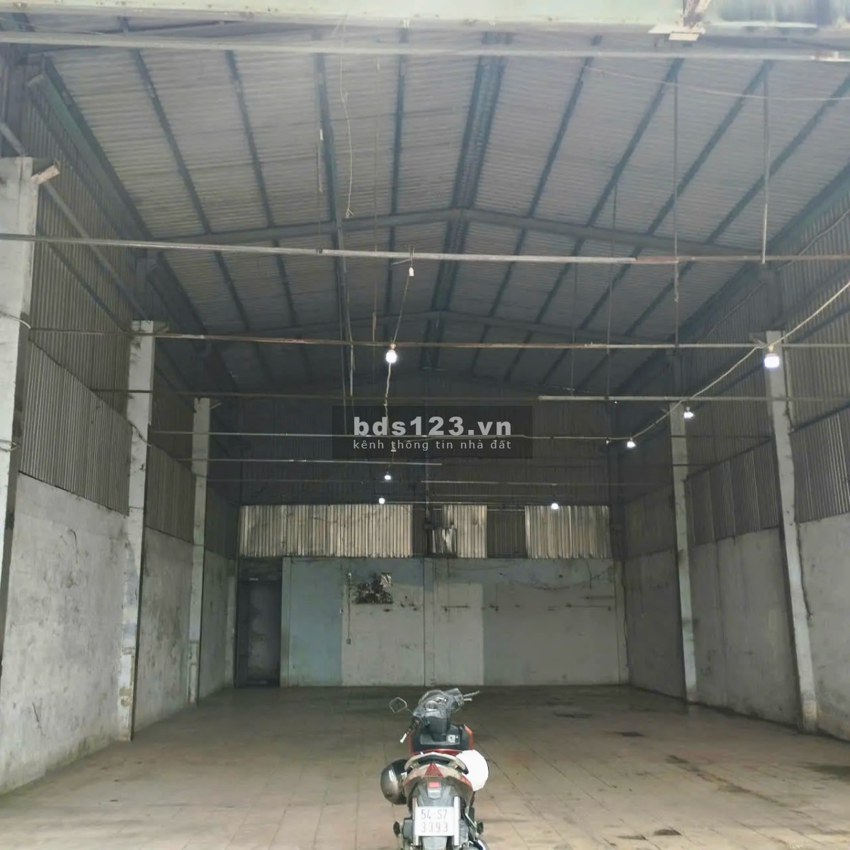 Cho thuê kho xưởng mặt tiền đường Võ Văn Vân