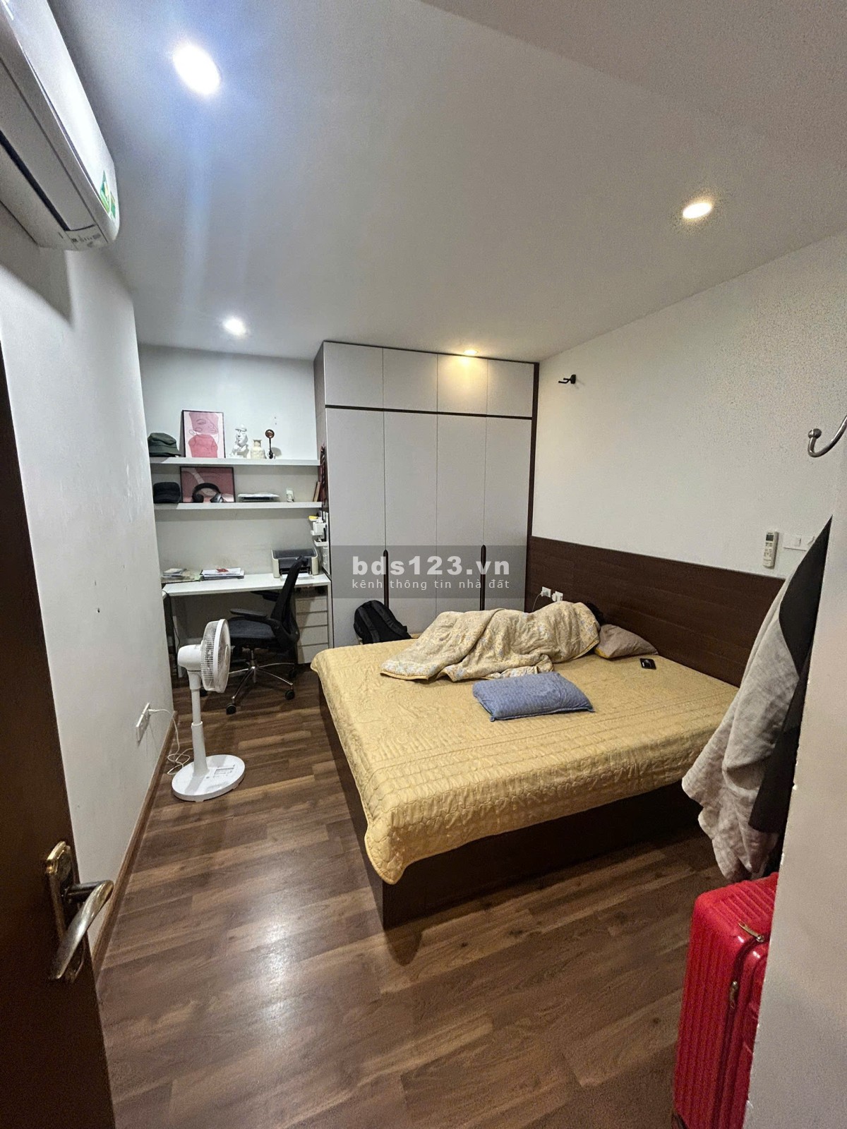 Bán nhanh căn hộ 2pn dự án goldmark city, View đẹp , full đồ