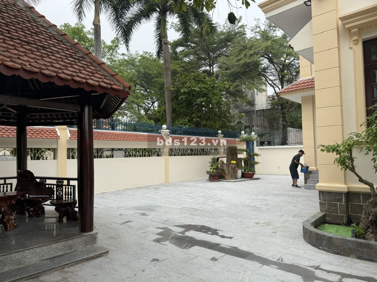 Cho thuê biệt thự gần sông, khí hậu mát mẻ quanh năm