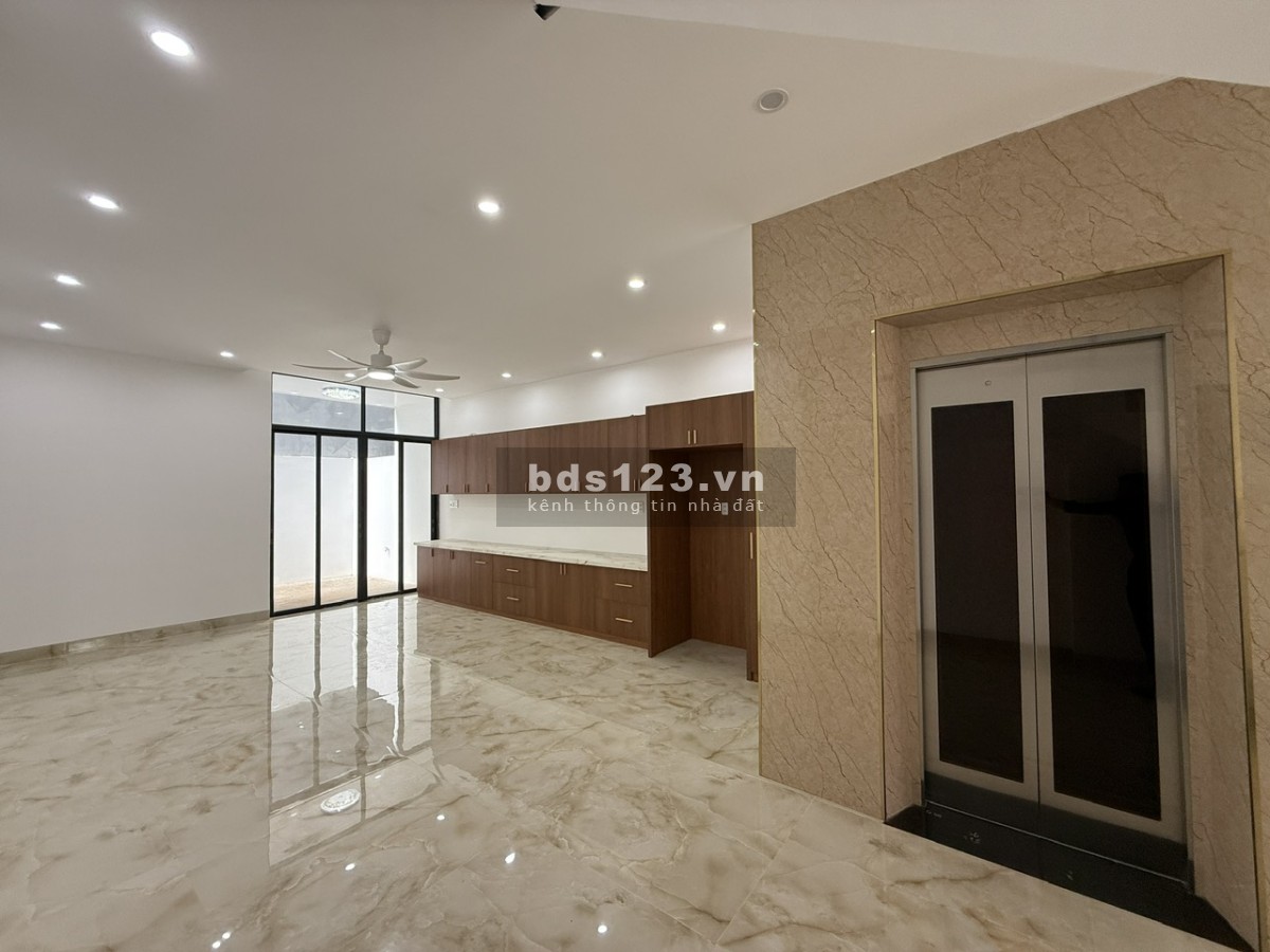 Bán nhà phố full nội thất sẵn sổ, dự án Thành Phố Cà Phê