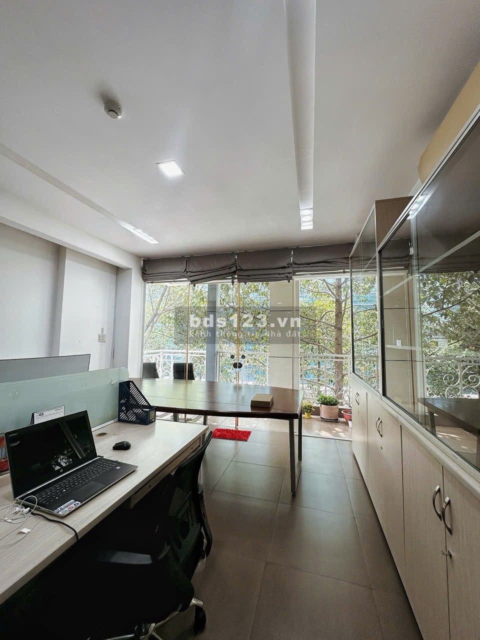 Không Gian Làm Việc Chuẩn Doanh Nghiệp – Rộng Rãi, Hiện…