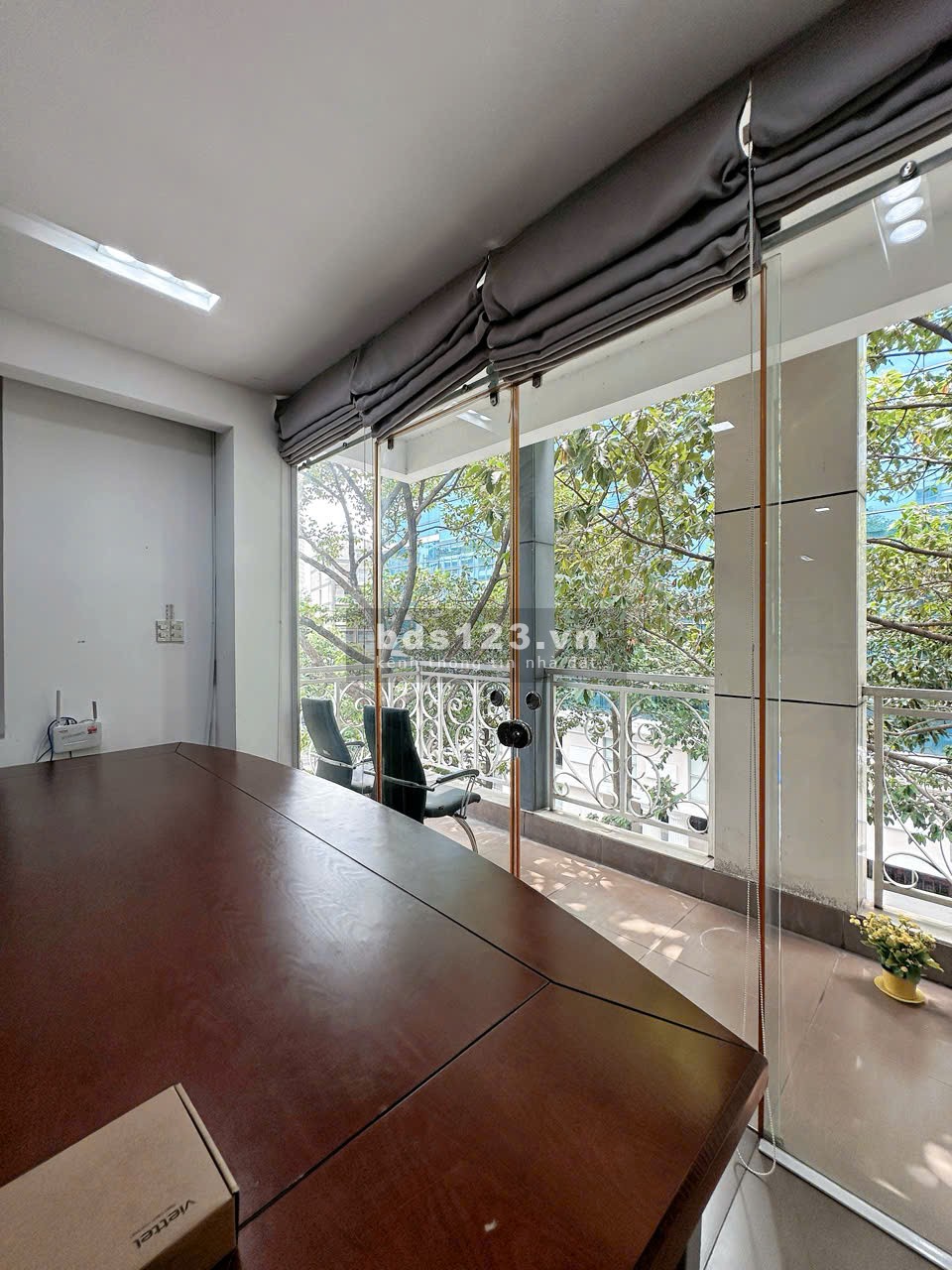 Không Gian Làm Việc Chuẩn Doanh Nghiệp – Rộng Rãi, Hiện…