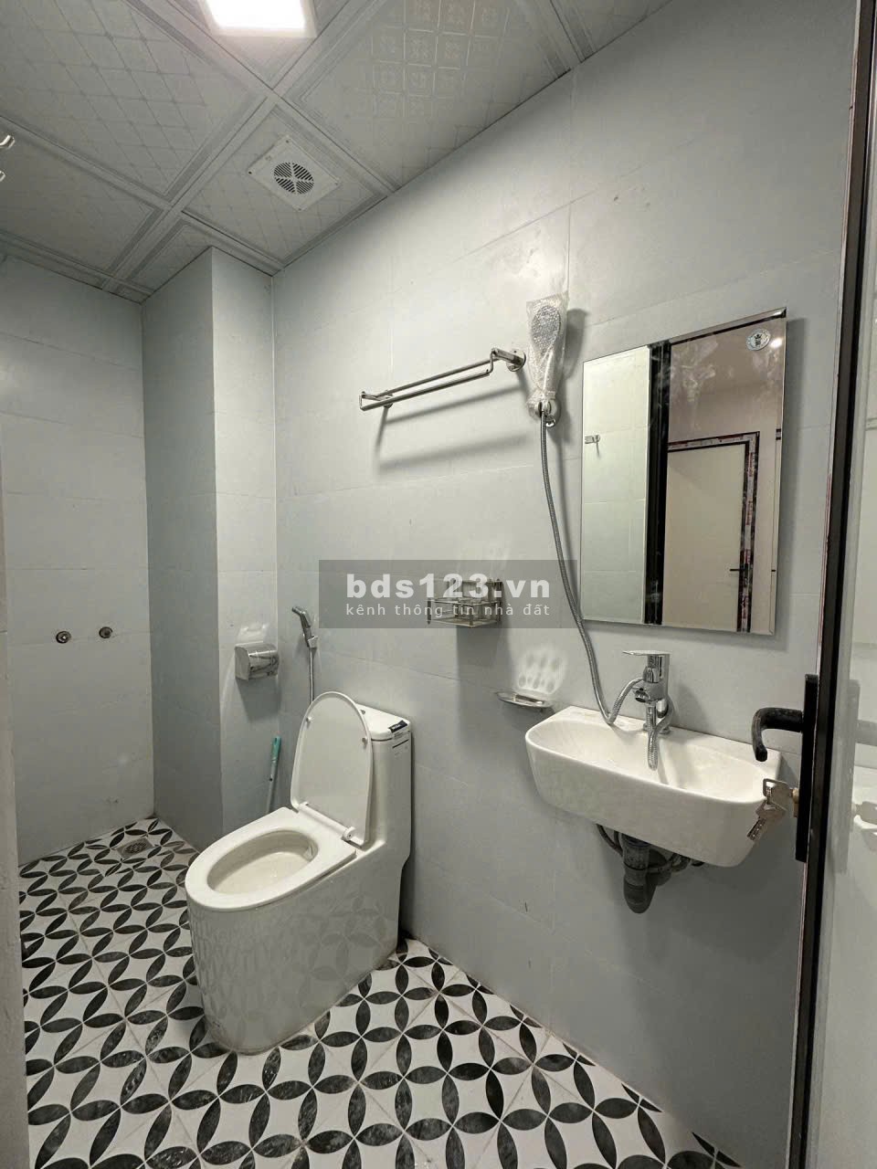 Nhà Đẹp Hướng Nam – Thang Máy Êm Ru – Chỉ Xách Vali Về Ở