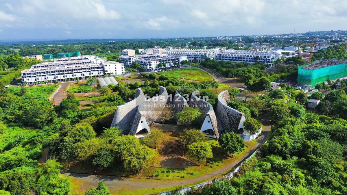 Nhà phố view trường học. trả trước 10% kí ngay HĐMB Thành…