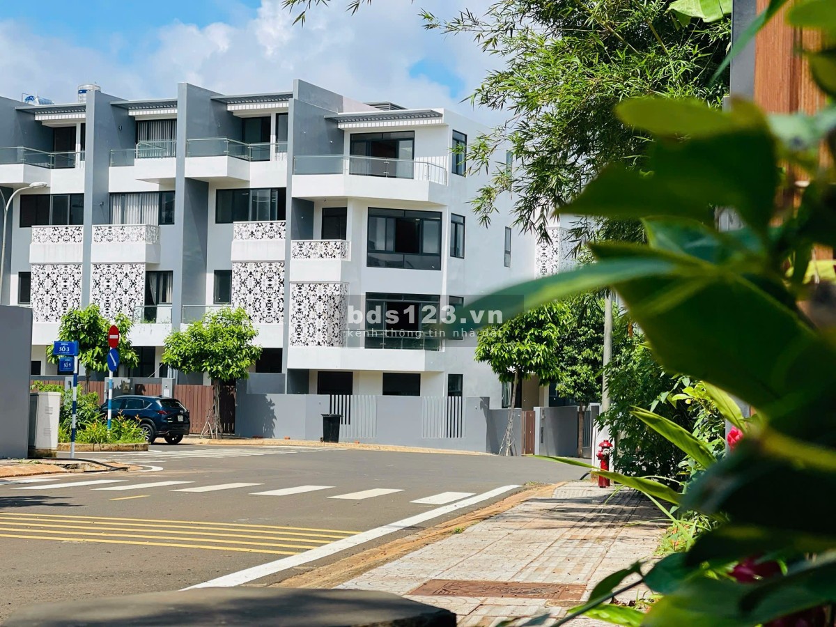 Nhà phố view trường học. trả trước 10% kí ngay HĐMB Thành…