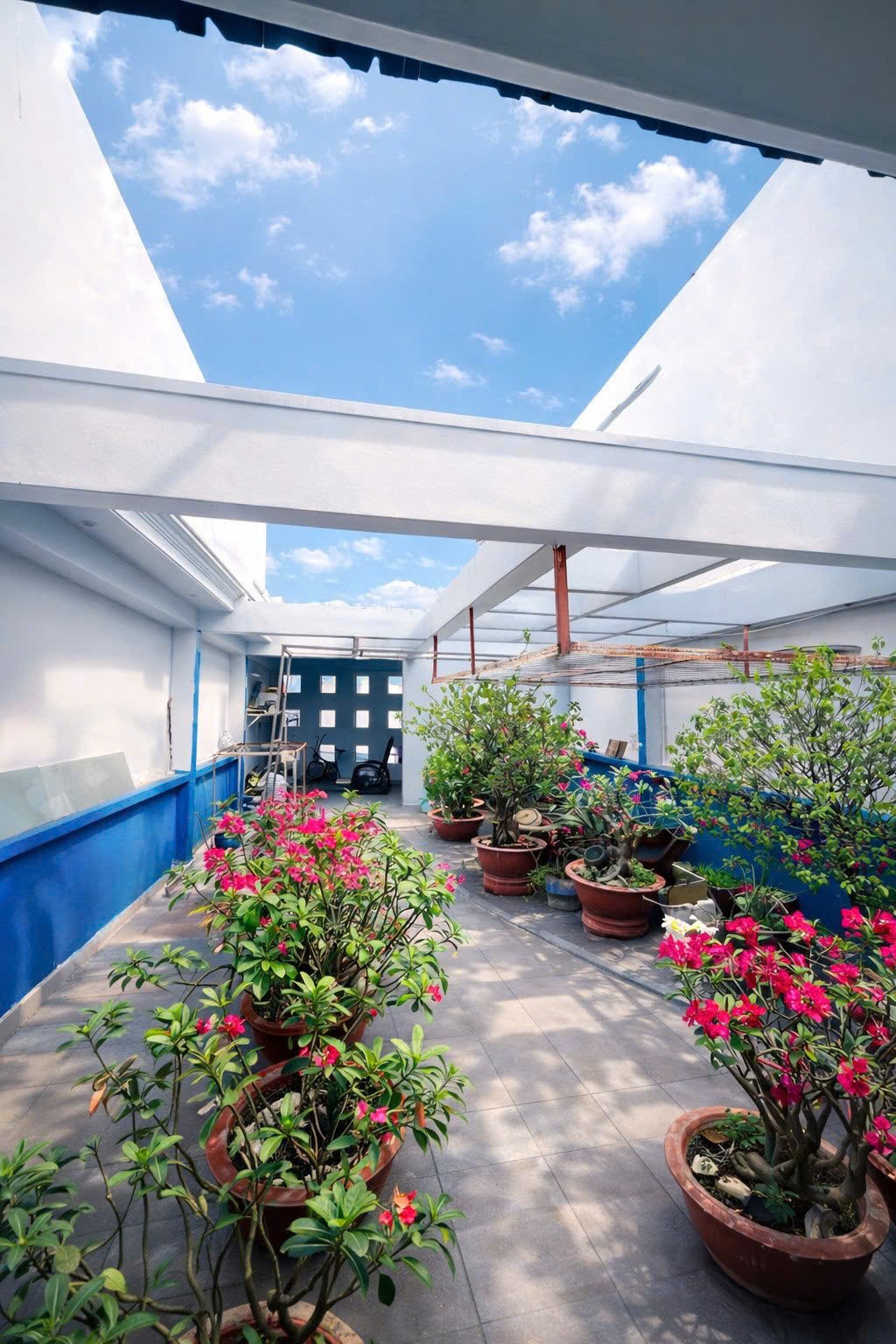 Bán GẤP nhà hẻm 256 Phan Huy Ích ngang 6m 198m2 4 lầu gần Emart,…