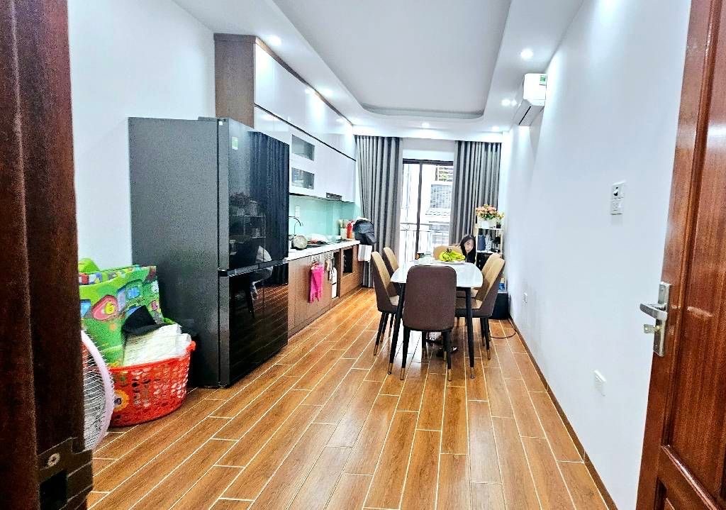 Bán nhà Văn Cao DT 45m x5 tầng 16,8 tỷ ngõ 3m thông, cách ô tô…