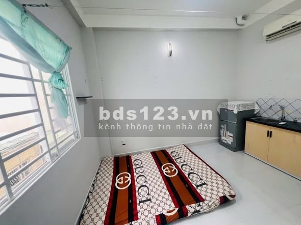 Cần thuê phòng máy lạnh cửa sổ trời? Xem ngay tại D1 D2,…