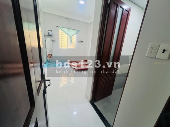 Cần thuê phòng máy lạnh cửa sổ trời? Xem ngay tại D1 D2,…