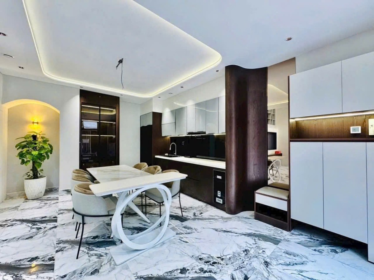 Chính chủ cần bán nhà Lạc Long Quân 56m² – MT 8m – Ô tô…