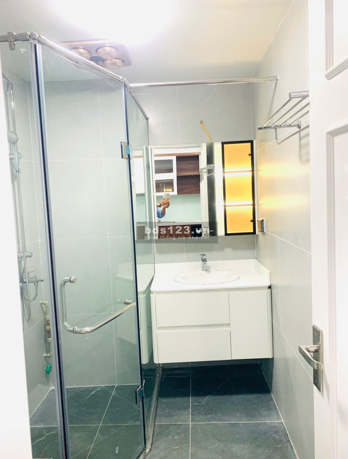 Chính chủ cho thuê căn hộ mới tinh, đầy đủ nội thất