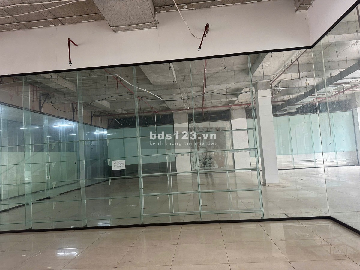 Cho thuê mặt bằng lớn – Giá sốc – Tầng 1 khu chung cư – Dễ kinh doanh