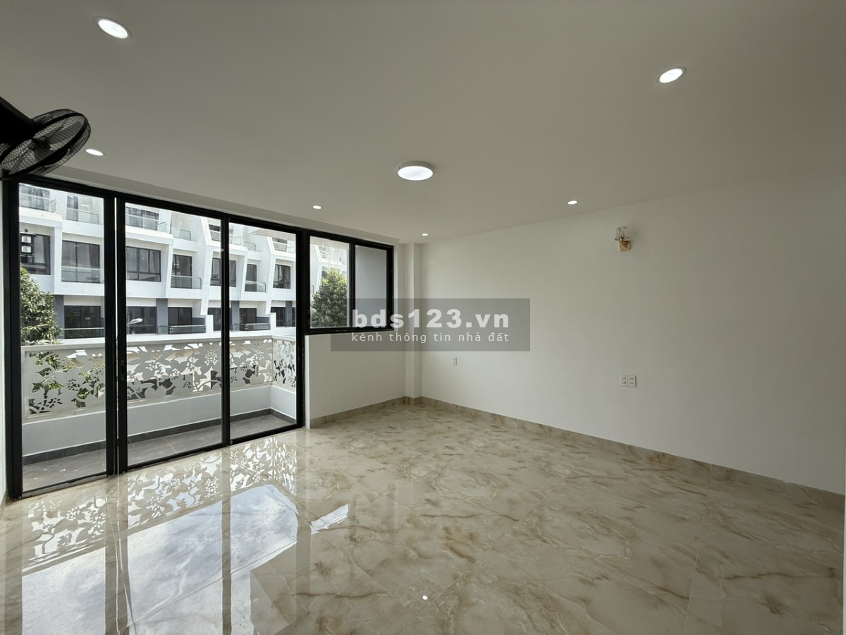 Bán nhà phố full nội thất, thang máy dự án Thành phố Cà phê…