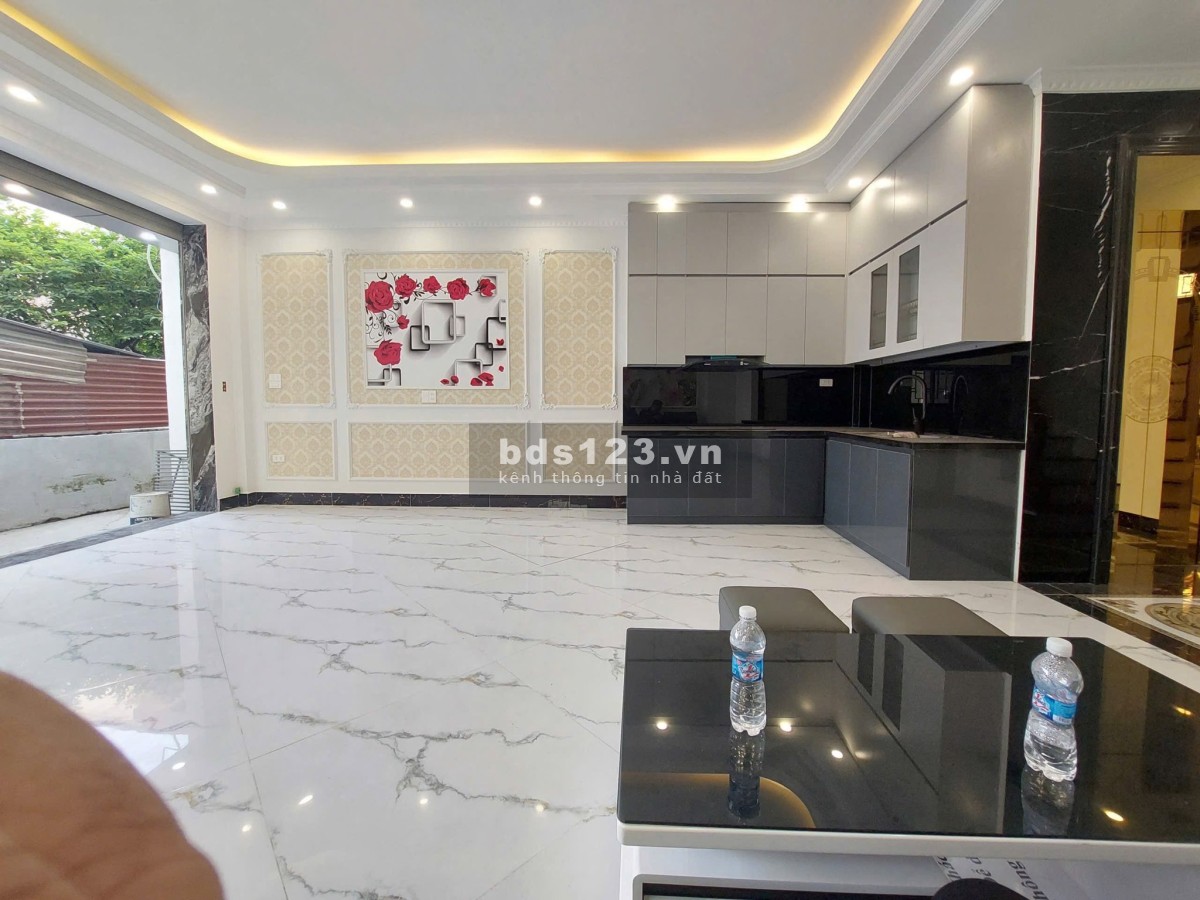 Bán nhà Phúc Lợi Long Biên về ở ngay khu vực đông dân cư 9…