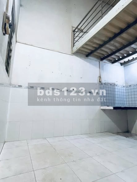 Phòng trọ có gác lửng, gần CV Phần Mềm Quang Trung, Thới An,…