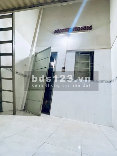 Phòng trọ có gác lửng, gần CV Phần Mềm Quang Trung, Thới An,…