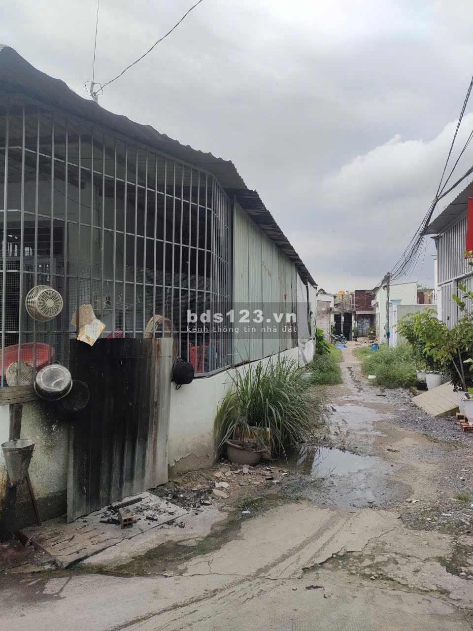 Bán nhà hẻm xe tải cách Bùi Công Trừng chỉ 200m Hóc Môn